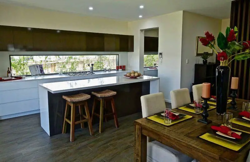 Kitchen and Table Setting Kitchen and Table Setting
