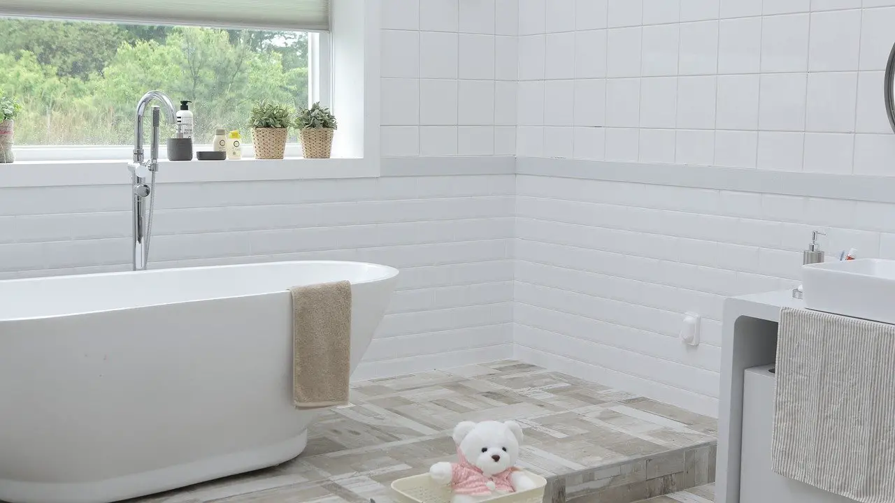 What Is the Best Way to Remove Sealant From a Bathroom? Seal With Ease