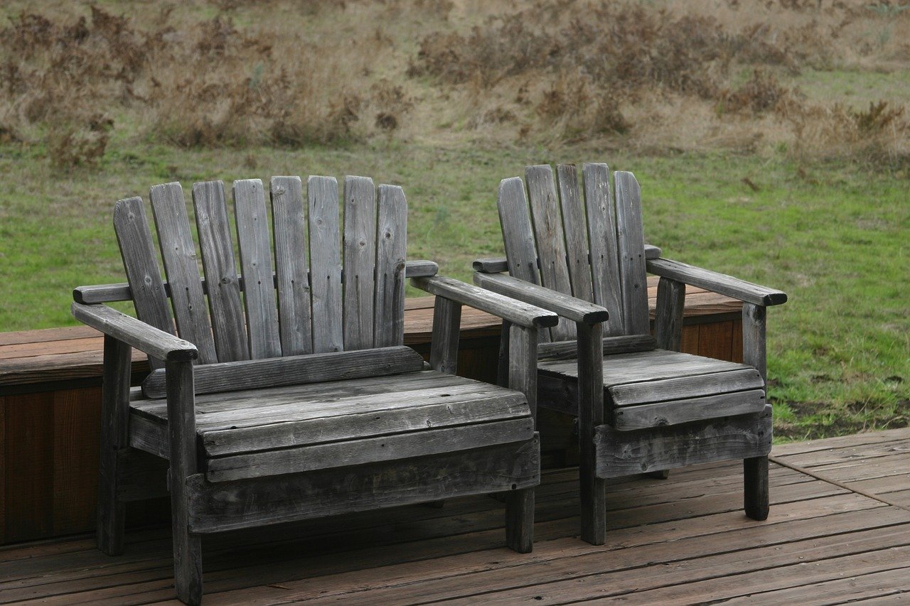 What Is the Best Sealer for Outdoor Wood Furniture? Seal With Ease